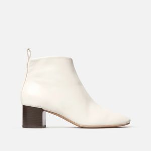 Everlane day boot in bone size 8